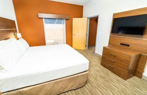 Spring Valley Hotel | Holiday Inn Express & Suites Las Vegas SW Springvalley by IHG