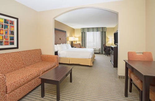 Lexington Hotel | Holiday Inn Express & Suites Lexington by IHG