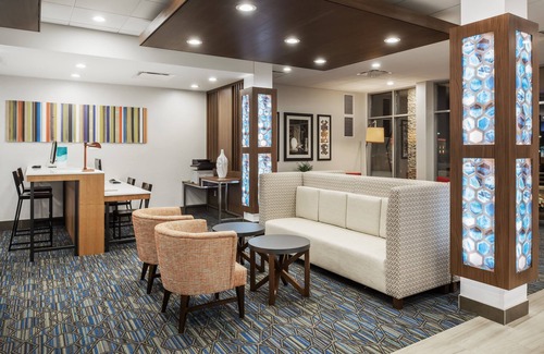 West Plains Hotel | Holiday Inn Express & Suites West Plains Southwest by IHG
