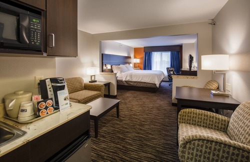 Brandon Hotel | Holiday Inn Express & Suites Brandon by IHG