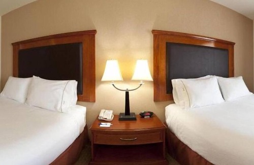 Latham Hotel | Holiday Inn Express & Suites Albany Airport Area - Latham by IHG
