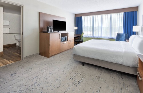 Fort Washington Hotel | Holiday Inn Express & Suites Ft. Washington - Philadelphia by IHG