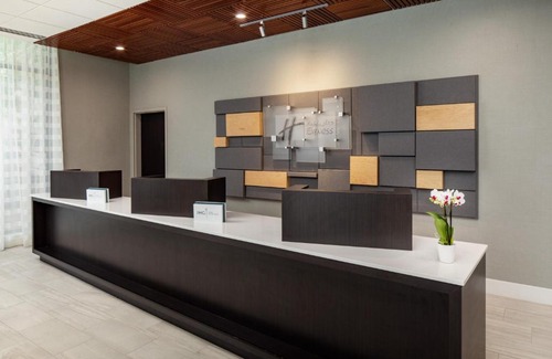 Mount Vernon Triangle Hotel | Holiday Inn Express Washington DC Downtown by IHG