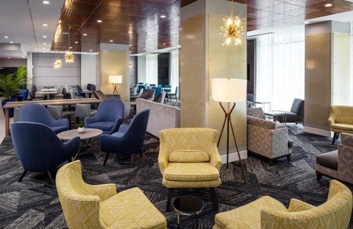 Mount Vernon Triangle Hotel | Holiday Inn Express Washington DC Downtown by IHG