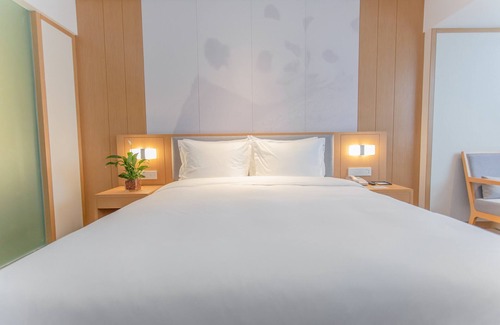 Yucheng District Hotel | Holiday Inn Express Ya'An City Center by IHG