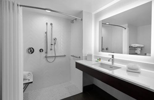Hasbrouck Heights Hotel | Holiday Inn Hasbrouck Heights-Meadowlands by IHG