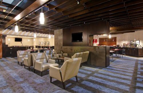 Oakville Hotel | Holiday Inn Oakville Centre by IHG