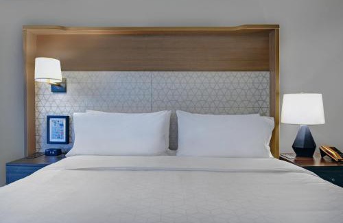 Cherry Hill Hotel | Holiday Inn Philadelphia-Cherry Hill by IHG
