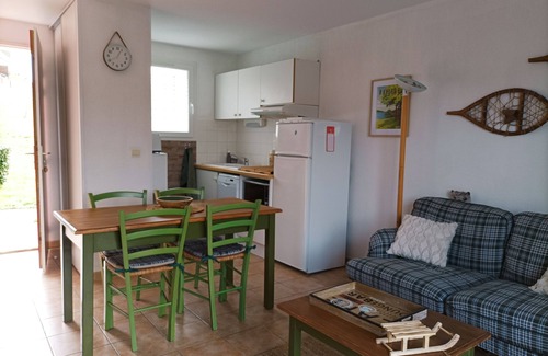 La Salvetat-sur-Agout Ski Chalet | Holiday rental with pool and views of Lake Raviège