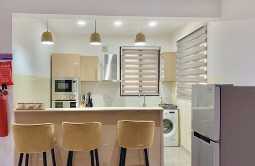Teshie Apartment | Holiday Suite w/free Wi-Fi for honeymoon, families and friends and office work