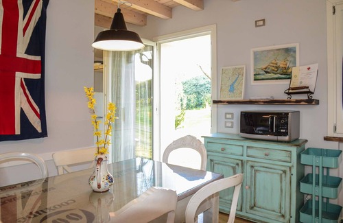 Monte Villa | Holiday Villa Garda Lake Caprapanca, in the countryside, close to the lake. Pets friendly!
