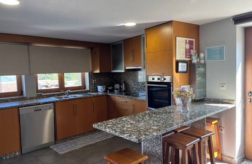 Cova Cottage | Holidayshome - Casa da Lage - Geres - River Views - WiFi - Pool