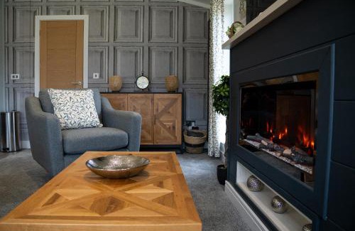 Ryther Cabin | Hollicarrs - White Rose Lodge