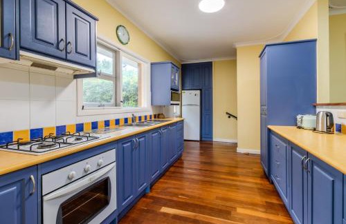 Emu Point House | Holly's Beach House by the BnB Collection