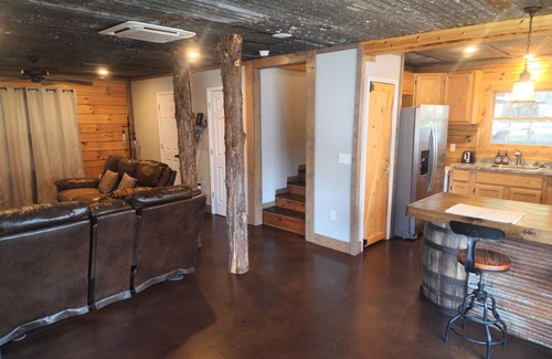 Heber Springs Cabin | Hollyn's House: 2 BR, 1 BA Cabin or Bungalow in Heber Springs, Sleeps 4