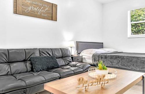 Little Ranches House | Hollywood Beach Boutique Vacation Studio Lb4