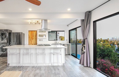 Hollywood Hills House | Hollywood Hills Skyline City Views + Parking!