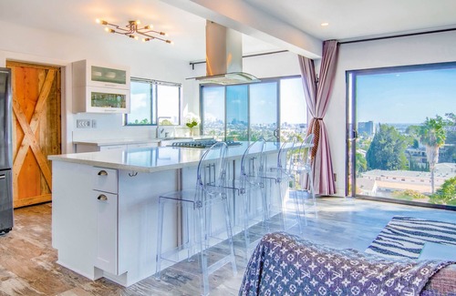 Hollywood Hills House | Hollywood Hills Skyline City Views + Parking!