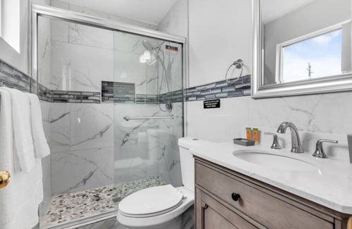 Driftwood House | Hollywood's Hidden Gem Pool Home