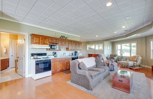 Millersburg Apartment | 'Holmes With a View' Studio: Millersburg Retreat!