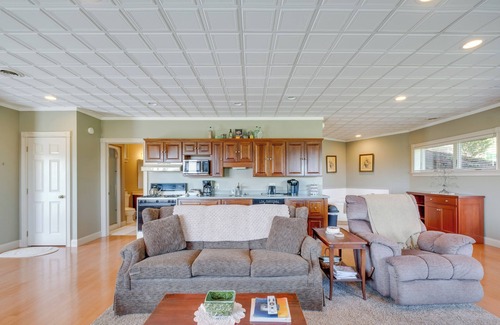 Millersburg Apartment | 'Holmes With a View' Studio: Millersburg Retreat!