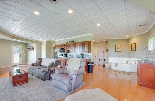 Millersburg Apartment | 'Holmes With a View' Studio: Millersburg Retreat!