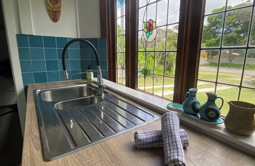 Suffolk Park House | Home 100 steps from the beach through the reserve, Suffolk Park. Pet friendly!