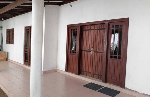 Gonawala House | Home 4 BR Spacious suites with AC and WiFi in charming Biyagama
