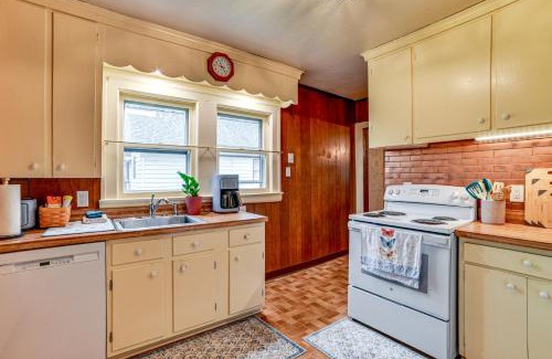 Vestal House | Home 7 Mi to Binghamton University!