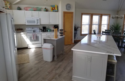 Sea Scape House | Home a Wave From Home 5 bed 5 bath heated pool, game room Stocked like your HOME