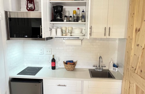 Pompano Beach Apartment | Home Away from Home Studio in Pompano Beach
