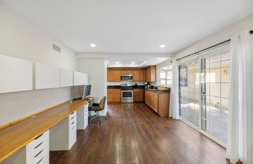 Thousand Oaks House | Home Away From Home