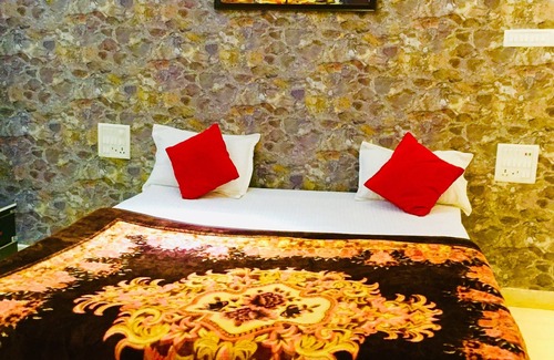 Nawada Hotel | HOME AWAY FROM HOME-Atithi Devo Bhava-THE DREAM TO PROVIDE BEST AT BEST PRICE .