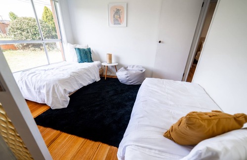 Thomastown House | Home away from home - Suburban Comfort