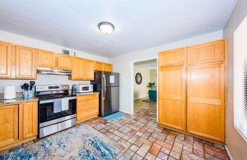 Groves Lincoln Park House | Home away from Home in Eastern Tucson Arizona, pool, spa, private yard
