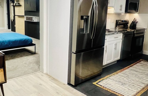 Melrose House | Home away from Home! Private with gorgeous lush views and room to spread out!