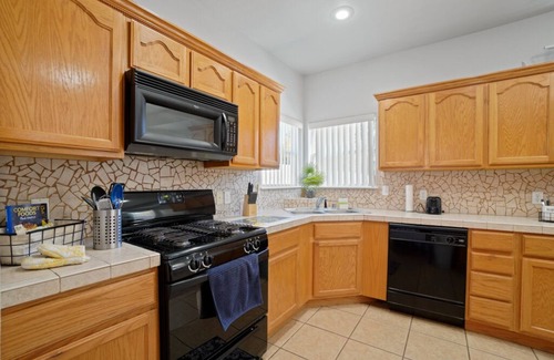 Biggs Field House | Home Away From Home/ Sleeps 11