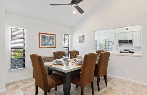 Sea View Estates Condo | Home by the Harbor - Quiet 2-bedroom near the beach, walk to everything