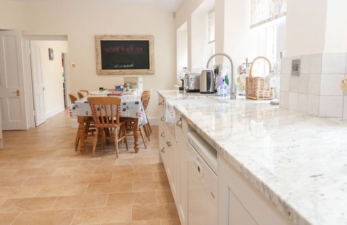 Ducklington Cottage | HOME FARM (16), family friendly, character holiday cottage in Witney