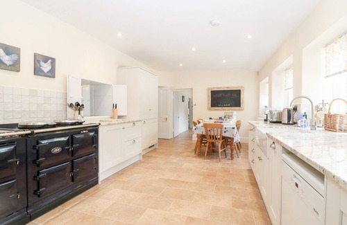 Ducklington Cottage | HOME FARM (16), family friendly, character holiday cottage in Witney
