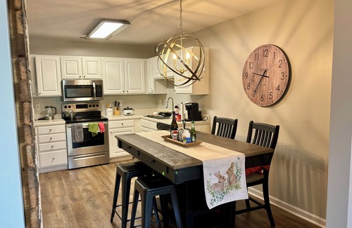 Umstead Condo | Home in Raleigh with office. Pool.n10 mins to RDU. Central location.