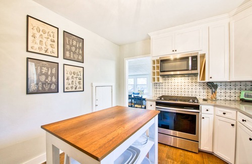 Montreat Cottage | Home in the heart of Montreat with arcade, firepit & washer/dryer - dog-friendly