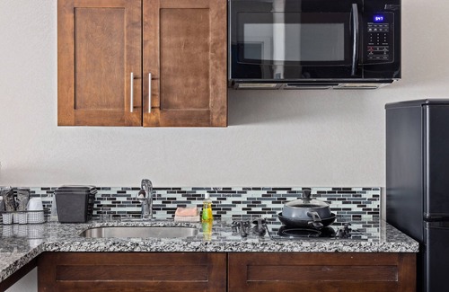 Yorkton Hotel | Home Inn & Suites Yorkton