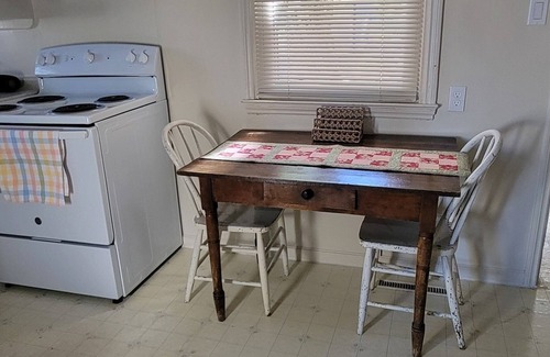 Grand Junction House | Home of the MavericksnLovely 2-bedroom bungalow in Grand Junction