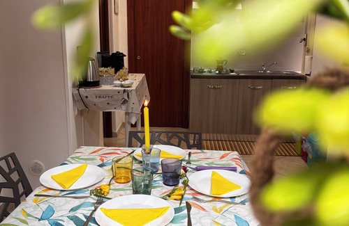Chiaia House | Home Rosso Napoli