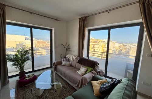 Qormi Apartment | Home Vibes II