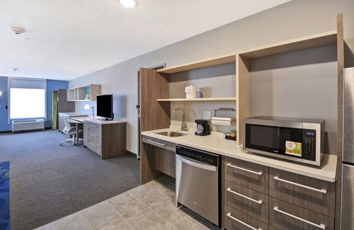 Alpine Center Hotel | Home2 Suites by Hilton Grand Rapids North