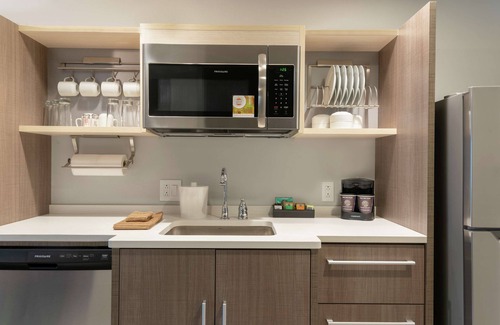 West Newton Hotel | Home2 Suites by Hilton Indianapolis Airport