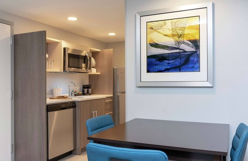 West Newton Hotel | Home2 Suites by Hilton Indianapolis Airport