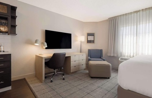 Irvine Industrial Complex-East Hotel | Homelike Extended Stays! Pet-friendly Accommodation with Full Kitchen